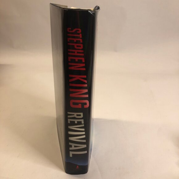 Stephen King Revival Hardcover Book First US Edition 2014 - Picture 2 of 13